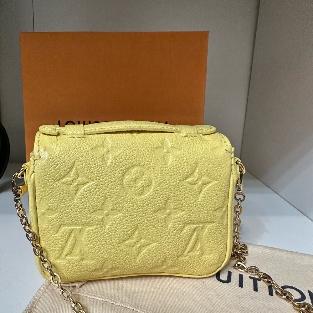Louis Vuitton Micro Pochette Metis Yellow Monogram Mini Crossbody Shoulder Bag - Picture 3 of 5